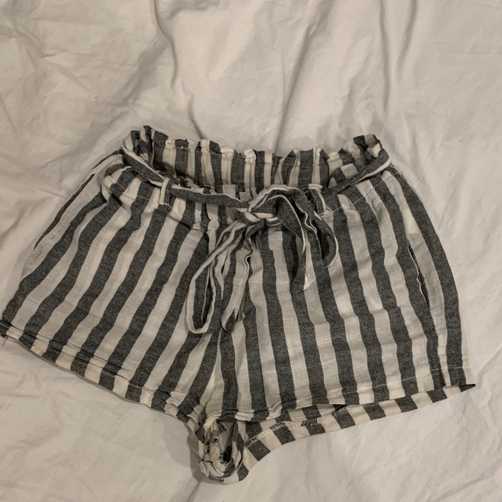 paperbag / flowy shorts with tie belt